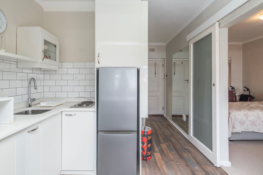 To Let 1 Bedroom Property for Rent in Mouille Point Western Cape